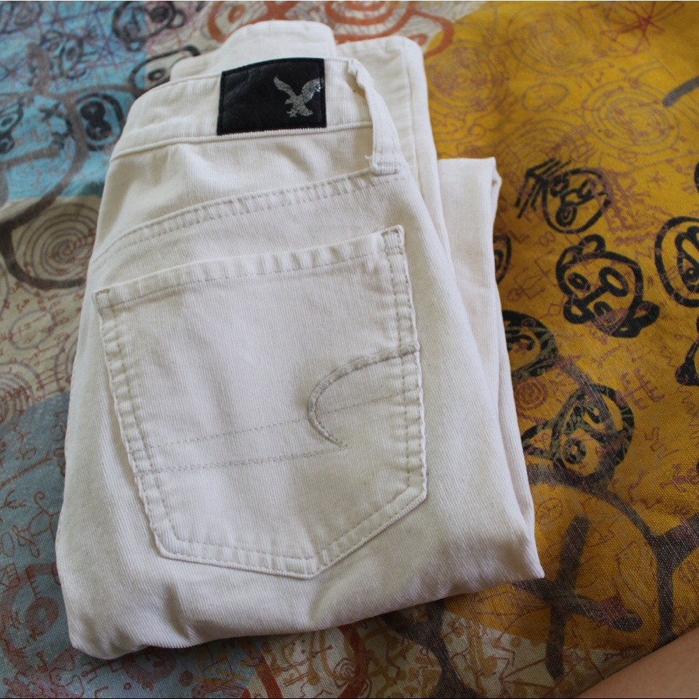 AE  white corduroy jeans